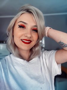 Laura Savu - TikTok Live România